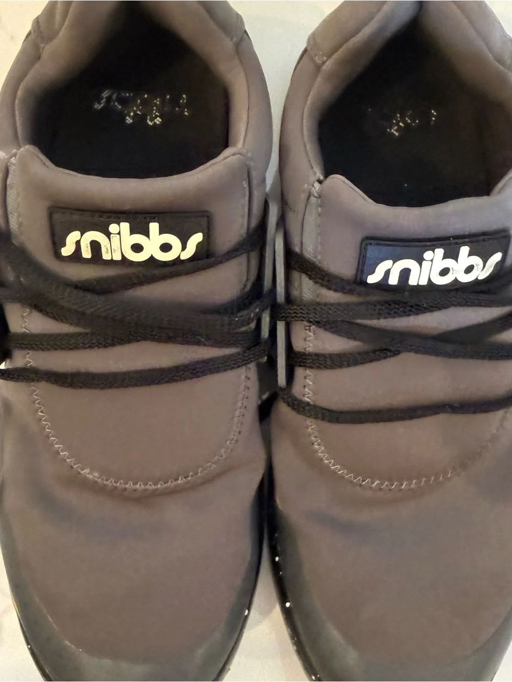 Snibbs Men’s Gray Athletic Sneakers with Speckled Black Sole